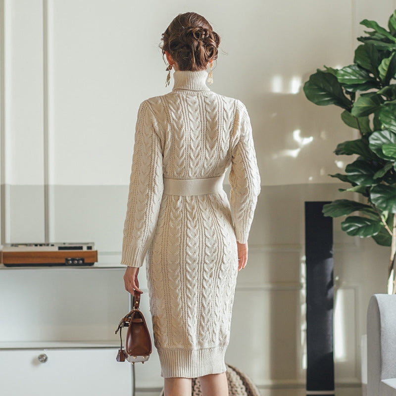 Robe Pull Femme à Col Montant et Taille Lacée – Élégance et Confort