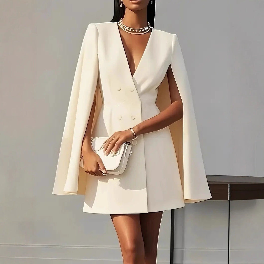 Robe-Cape Croisée à Revers – Élégance et Charme Professionnel